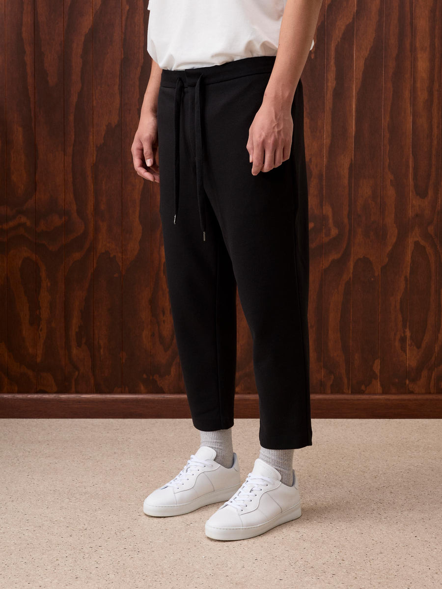 Cropped Jogger - Black – JOSEPH & JAMES